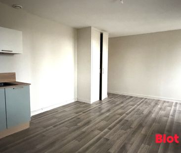 Location Appartement 1 pièce 41m² FOUGERES 35300 - Photo 3