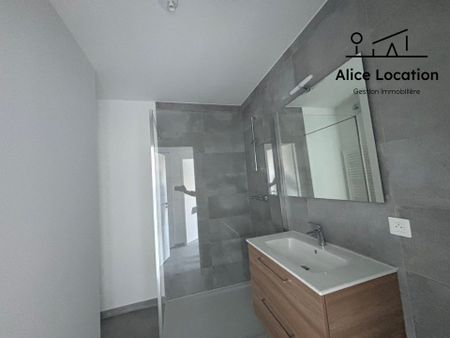 Location Appartement 2 pièces 42m² THONON LES BAINS 74200 - Photo 5
