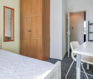 5 bedroom flat to rent - Photo 4