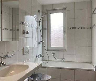 Rent a 3 rooms apartment in Schaffhausen - Photo 2