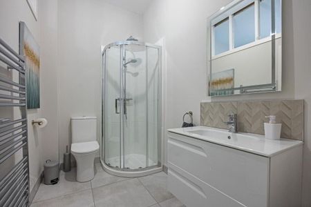 Apartment 4 24 Wellington Park, Belfast, BT9 6DL - Photo 2