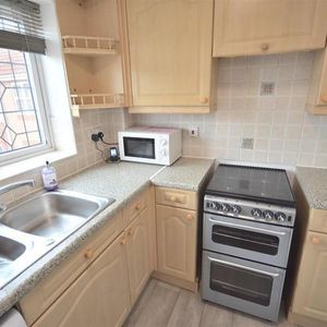 1 Bedroom Apartment Available Arranging tenancy - Photo 2