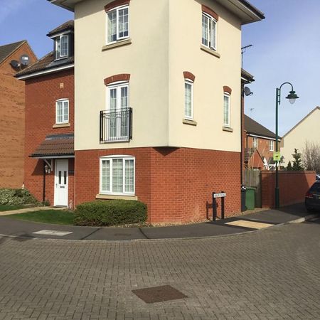 1 bedroom in a house share to rent - Photo 3