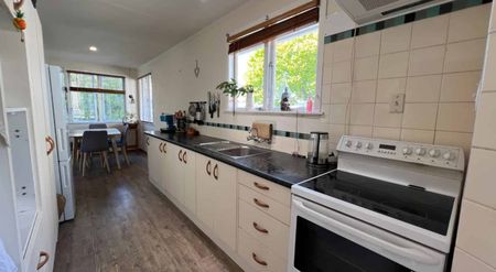 THREE BEDROOMS - TERRACE END - Photo 2