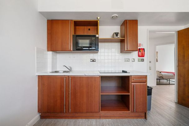 Roland Gardens - Photo 1