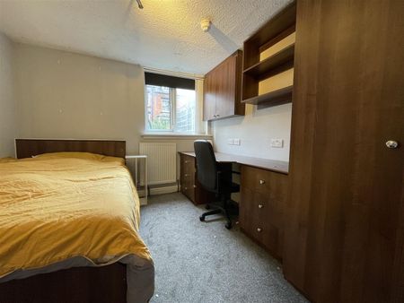 Room in a Shared House, Beechwood Mount, LS4 - Photo 5