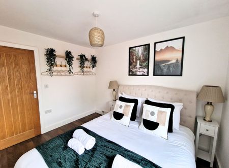 1 Bed Flat, Tib Street, M4 - Photo 2