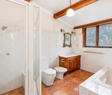 Spacious Family Home in Popular Corrimal Location - Photo 3