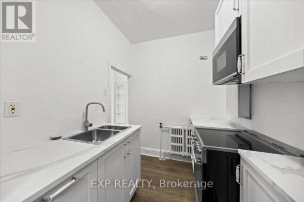 3 - 484 GILMOUR STREET - Photo 1