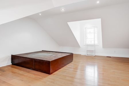 For Lease - 21 D'arcy Street Unit# Upper, Toronto, Ontario - Photo 3