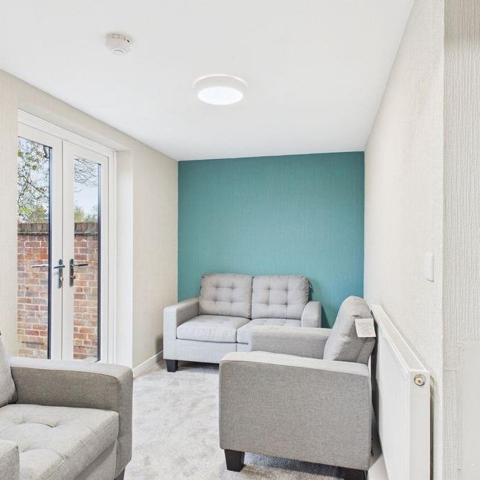 4 bedroom house of multiple occupation to rent - Photo 1