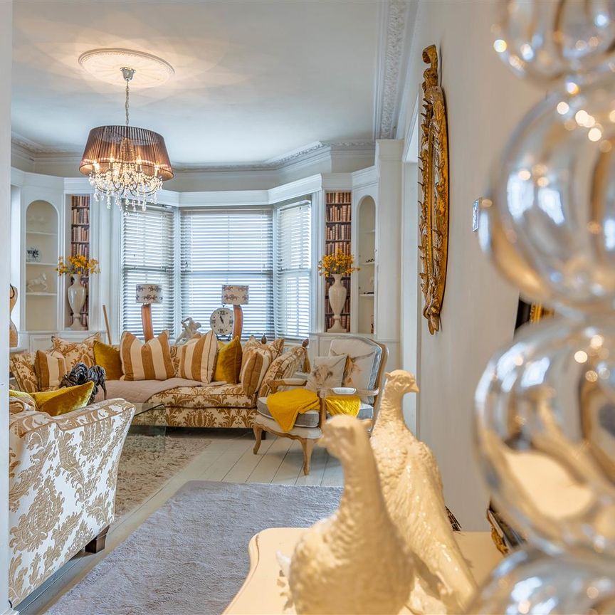 Westcliff Parade, Westcliff-On-Sea - Photo 1