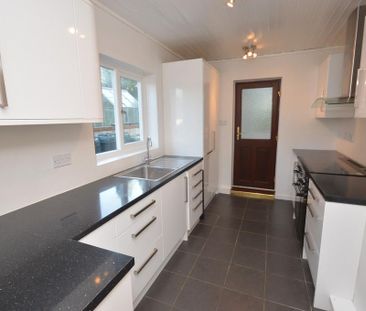 3 bedroom semi-detached house to rent - Photo 2