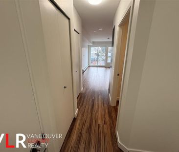 Condo in Vancouver East Side, British Columbia - Photo 3