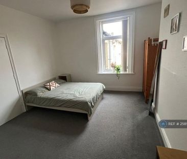 1 bedroom in a house share to rent - Photo 6