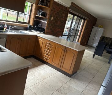 Cranbourne East - Photo 2