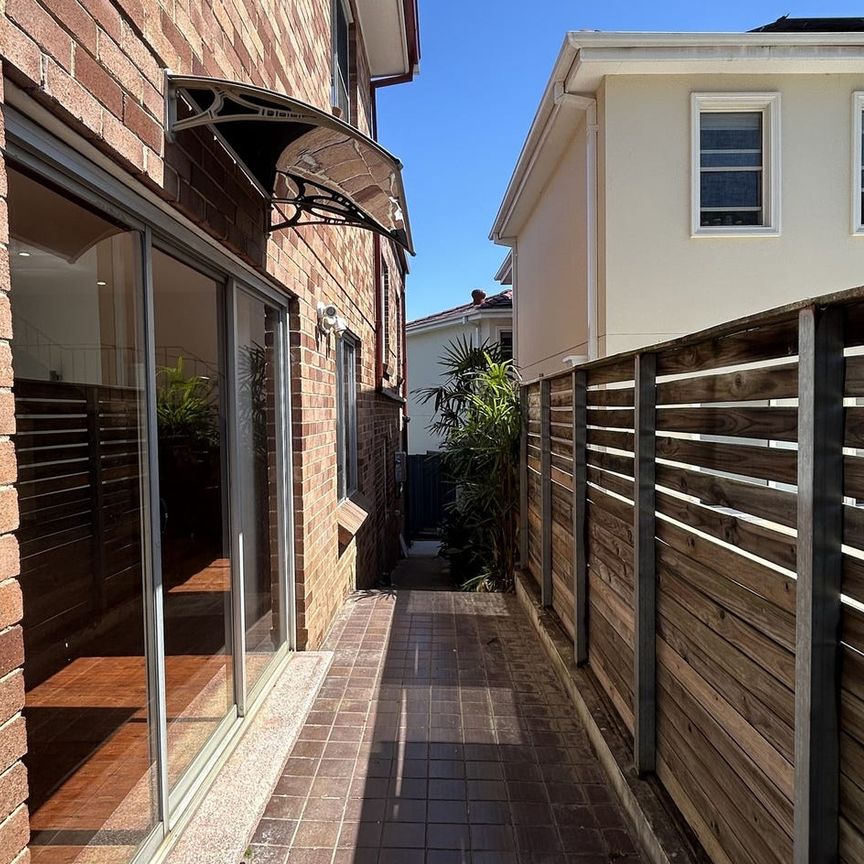 Spacious Two‐Storey Home in a Quiet Location – Inspection by Appointment - Photo 1