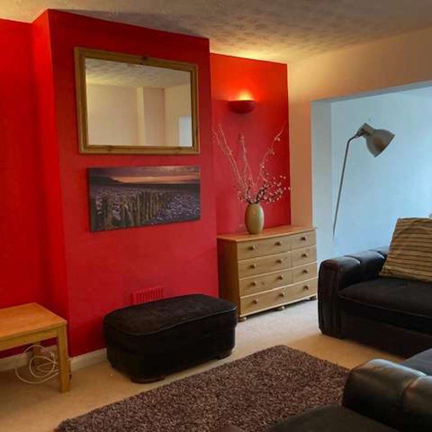 Spenser Road Room 2 - Photo 1