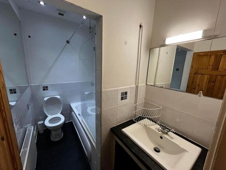 4 bedroom terraced house to rent - Photo 2