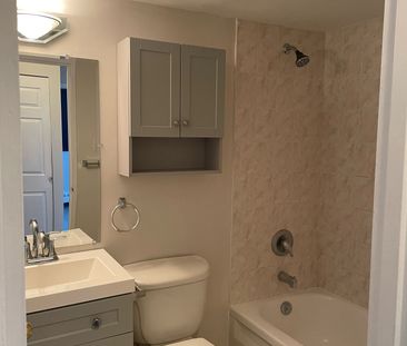 For Lease - 1950 Main Street Unit# 1003, Hamilton, Ontario - Photo 6