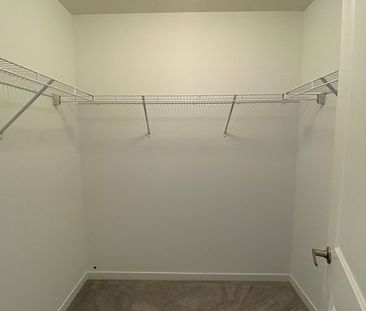 For Lease - 785 Conlin Road, Oshawa, Ontario - Photo 3