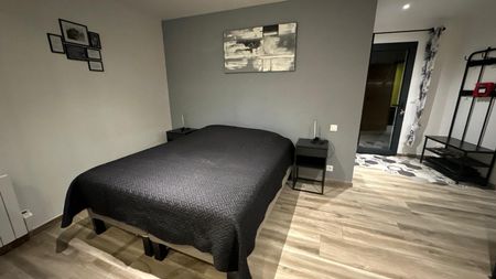 Location Maison 4 pièces 75m² LES ANGLES 30133 - Photo 5