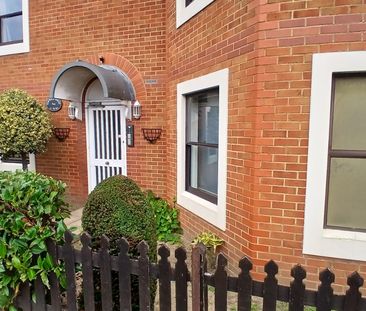 ONE BEDROOM FLAT TO LET IN PRIME LOCATION MAIDENHEAD, BERKSHIRE - Photo 3