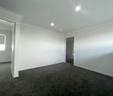 Large Family Home with Large Yard! - Photo 5