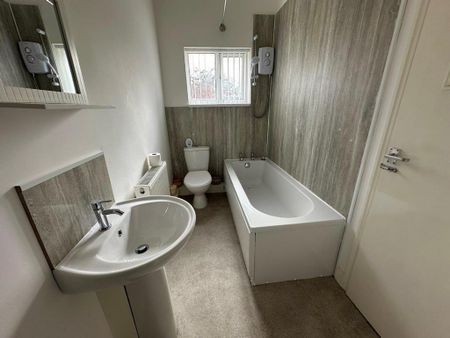 2 bedroom terraced house to rent - Photo 5