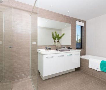 Stunning Luxury 4 Bedroom Home - Don't Miss Your Chance ***APPLY FO... - Photo 6