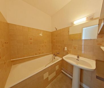 Location Appartement 2 pièces 53m² POITIERS 86000 - Photo 4