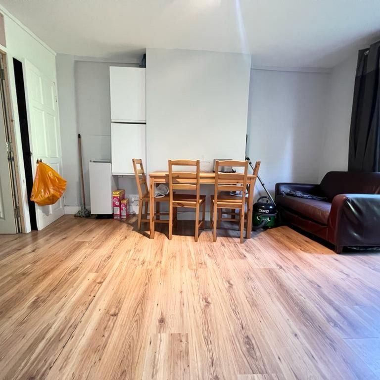 Flat share to rent - Photo 1