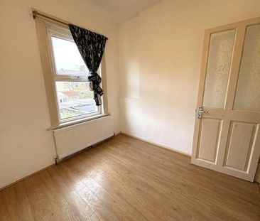 St Albans Avenue, East Ham, London, E6 - Photo 4