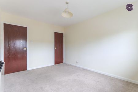 Kings Avenue, Watford, Hertfordshire, WD18 - Photo 3