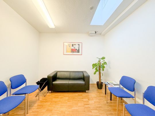 5-Raum Büro im Herzen von Siegburg mit guter Ausstattung und Aufzug - Photo 1