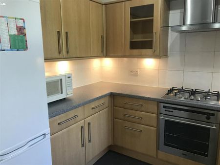 3 bedroom maisonette to rent - Photo 5