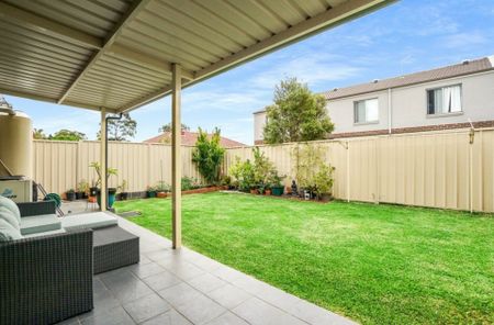 Well Presented 4 Bedroom Townhouse Close to Blacktown CBD! - Photo 5