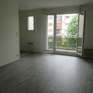 Location Appartement 1 pièce 30m² ORLEANS 45000 - Photo 3