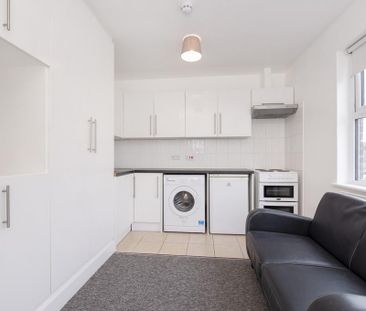 Studio to rent - Photo 2