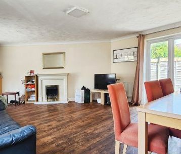 Hatcher Crescent - Photo 1