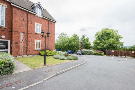 Partridge House, 103 Mount Pleasant, Redditch - Photo 2