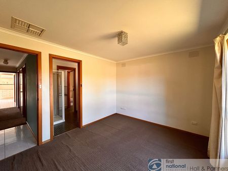 66 John Fawkner Drive, 3802, Endeavour Hills Vic - Photo 3