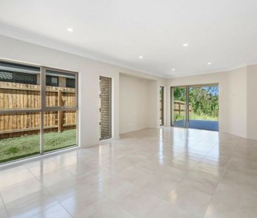 4 Bedroom 2 Living Room House in Ormeau! - Photo 1