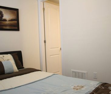 For Lease - 3326 Carding Mill (M Flr) Trail Unit# Main Floor, Oakvi... - Photo 1