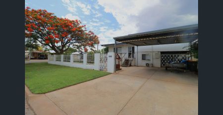 Gorgeous Home on Gazelle! - Photo 4