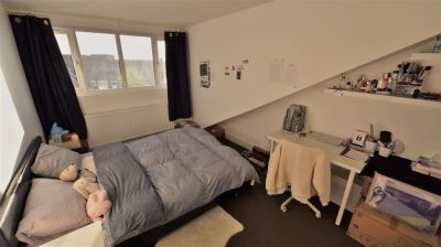 2 bedroom Flat in Kelso Road, Leeds - Photo 3