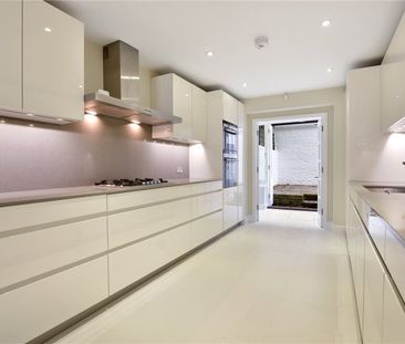 Oakley Gardens, London, SW3 - Photo 2