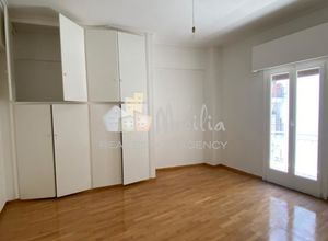 Studio/Γκαρσονιέρα για ενοικίαση - Ιλίσια, - Φωτογραφία 1