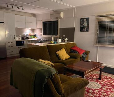 Holland Park West - Photo 1