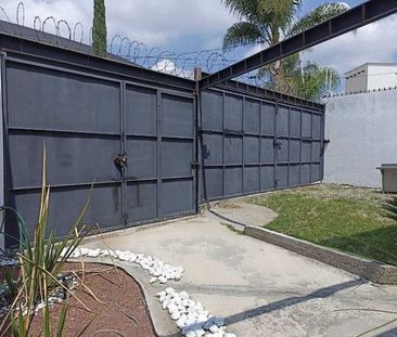 Renta de Casa tipo Loft en un solo nivel, amueblado. Privada Juriqu... - Photo 4